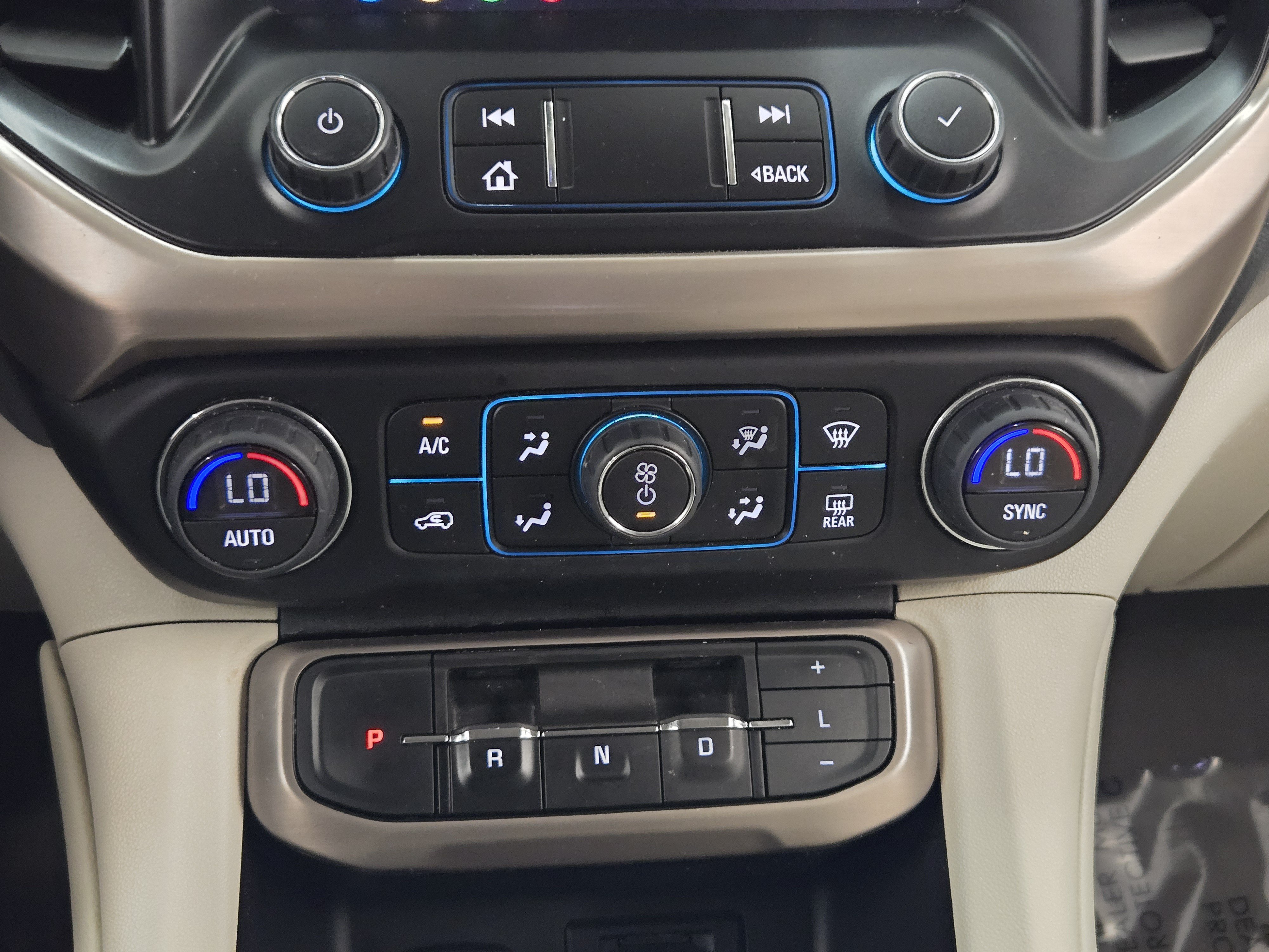 Used 2023 GMC Acadia Denali w/ Denali Ultimate Package AWD/4WD image 19