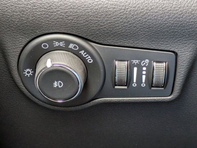 New 2026 Jeep Compass Latitude AWD/4WD image 25
