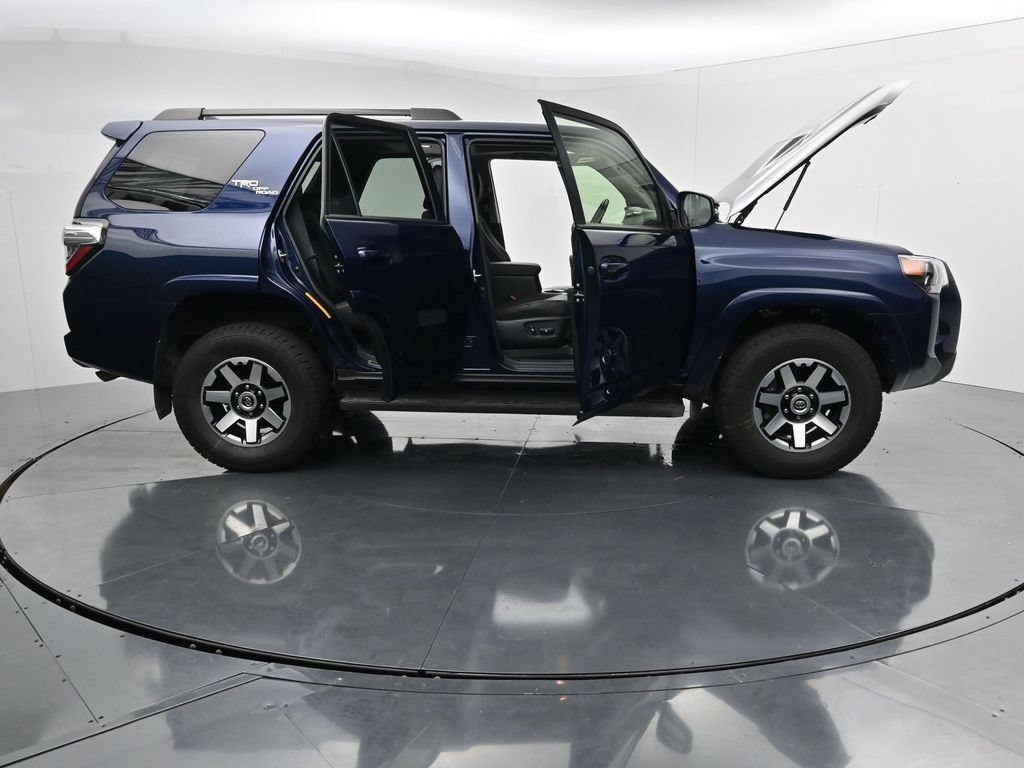 Used 2022 Toyota 4Runner TRD Off-Road Premium w/ Moonroof Package AWD/4WD image 41