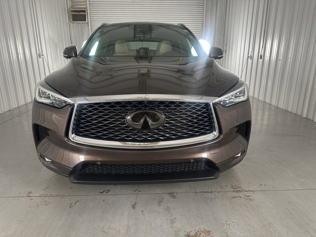 Certified 2019 INFINITI QX50 Essential w/ Sensory Package image 2