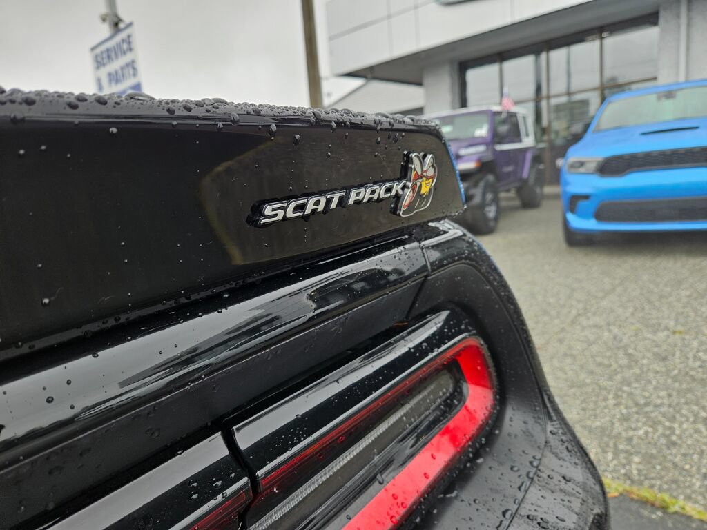 Used 2021 Dodge Challenger R/T Scat Pack RWD image 11