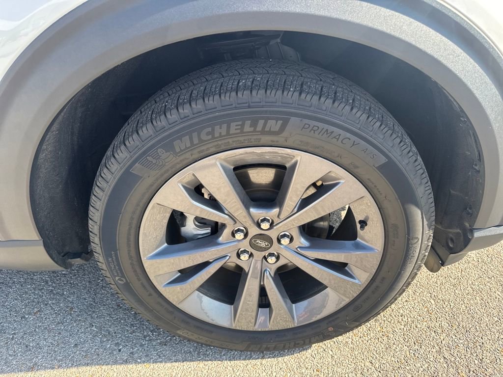 Used 2024 Ford Explorer XLT w/ Equipment Group 202A image 10