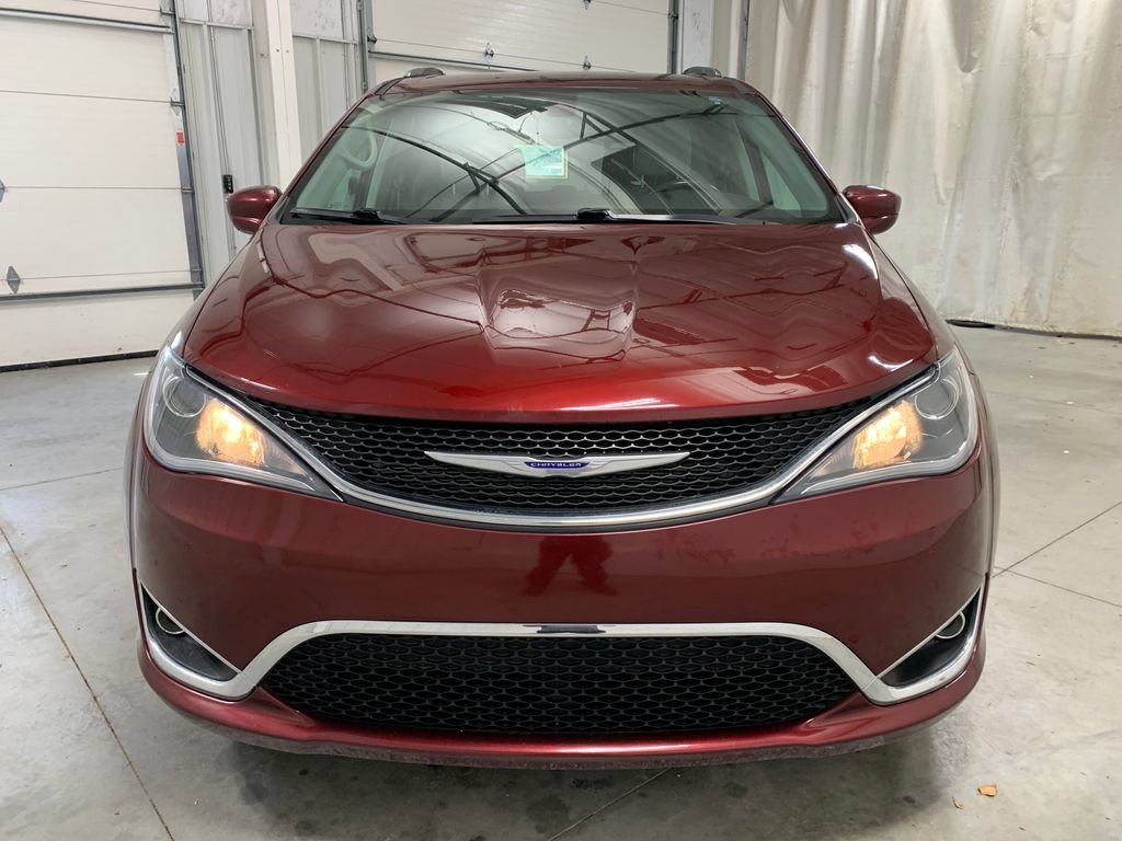 Used 2019 Chrysler Pacifica Touring-L Plus FWD image 14
