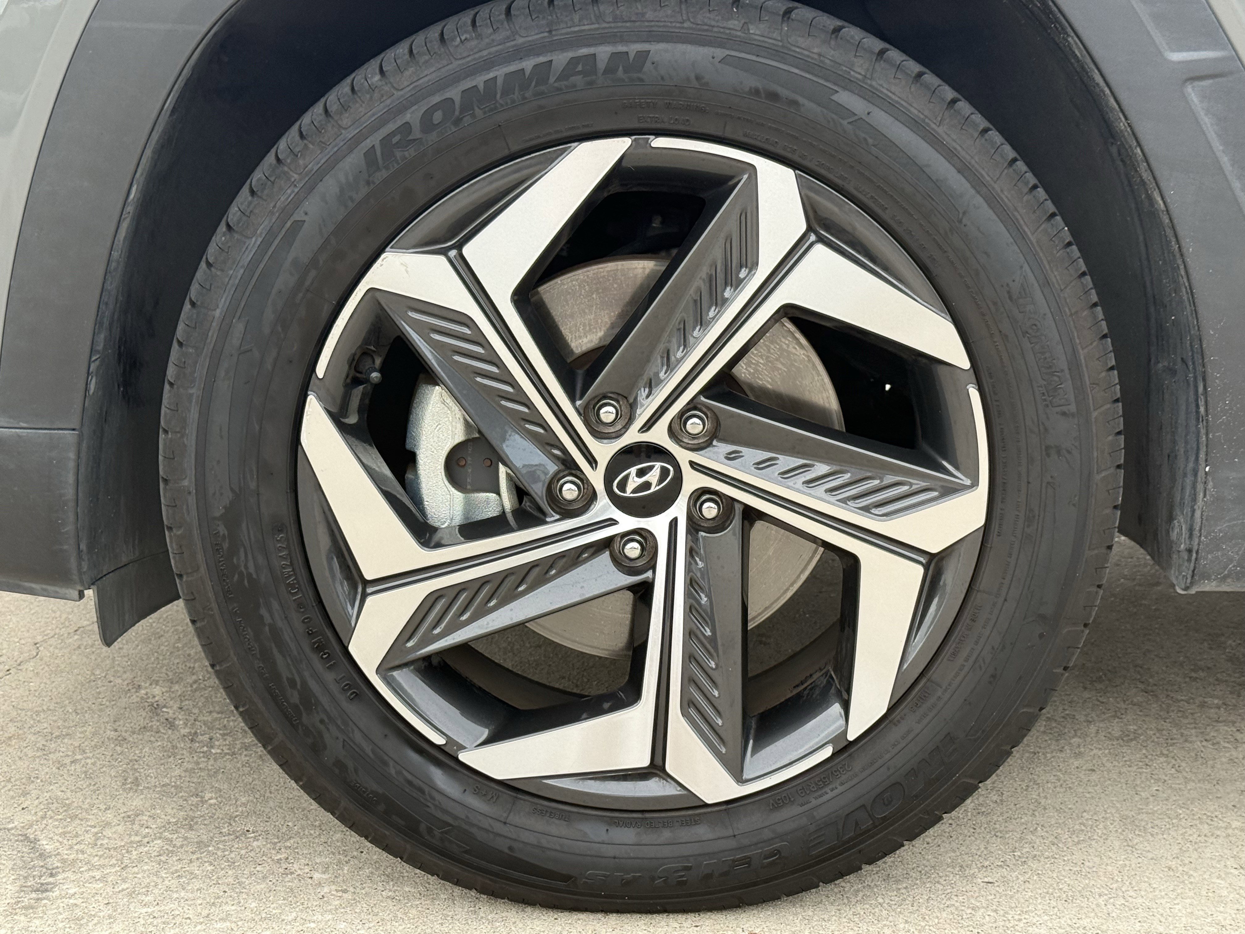 Used 2024 Hyundai Tucson Limited FWD image 12