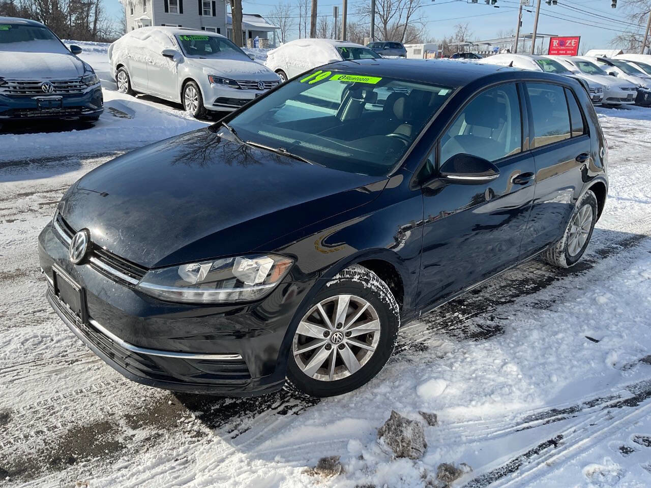 Used 2019 Volkswagen Golf S image 6