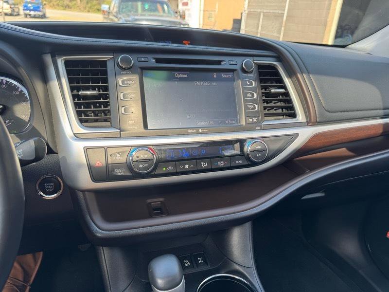 Used 2015 Toyota Highlander Limited image 17