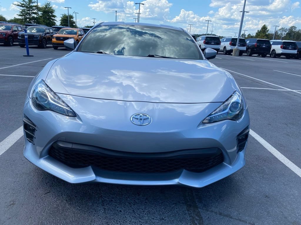 Used 2017 Toyota 86 RWD image 2