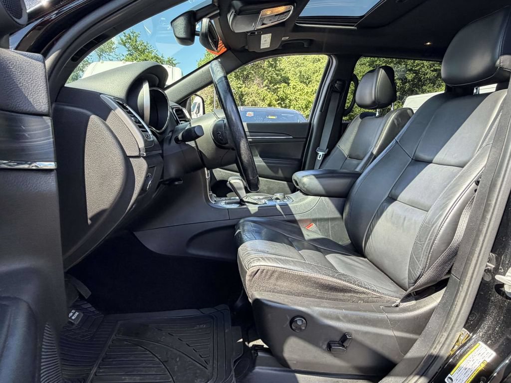 Used 2020 Jeep Grand Cherokee Limited AWD/4WD image 16