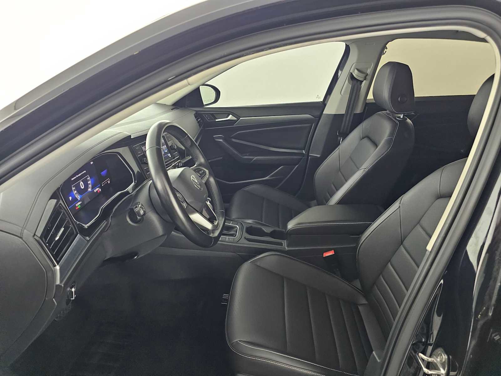 Used 2022 Volkswagen Jetta SE image 20