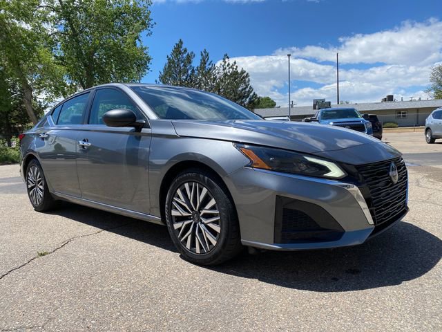 Used 2024 Nissan Altima 2.5 SV FWD image 7