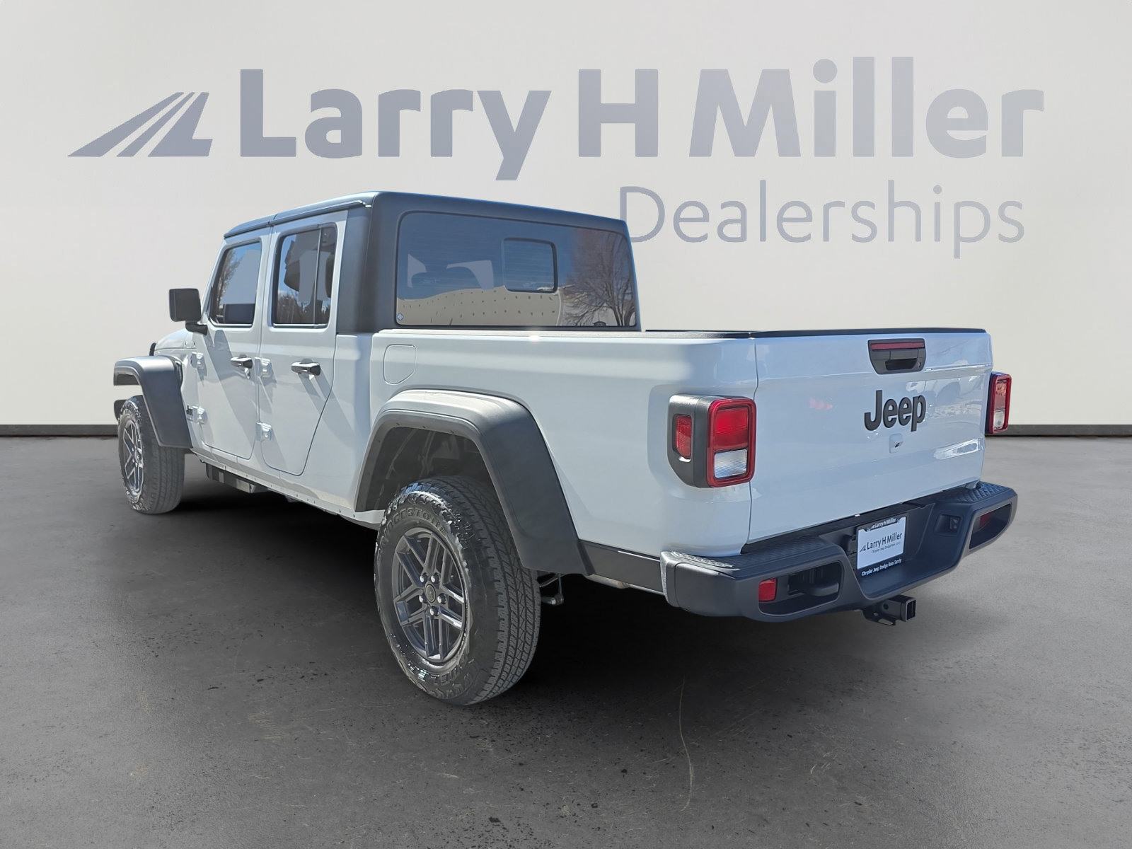 New 2026 Jeep Gladiator Sport AWD/4WD image 3