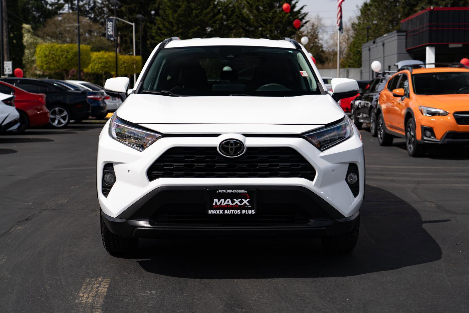 Used 2020 Toyota RAV4 XLE FWD image 3