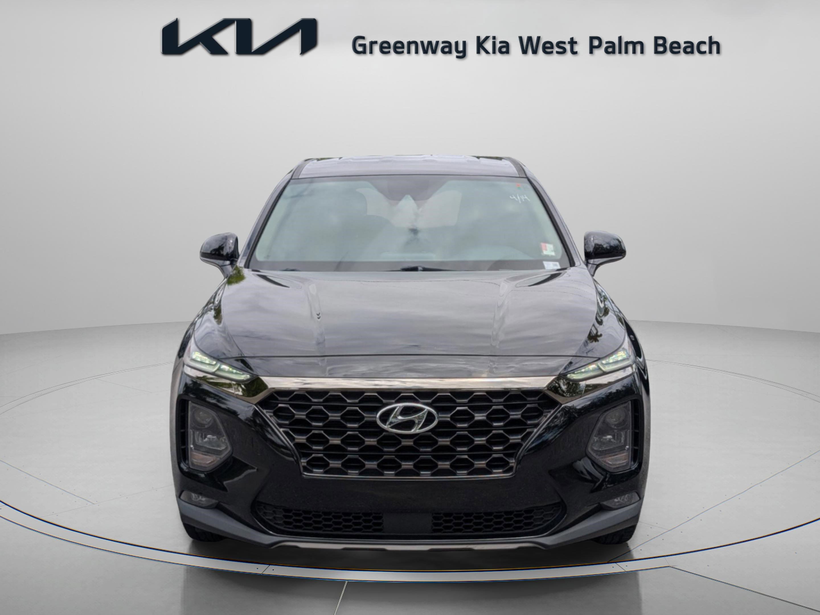 Used 2019 Hyundai Santa Fe SEL FWD image 2