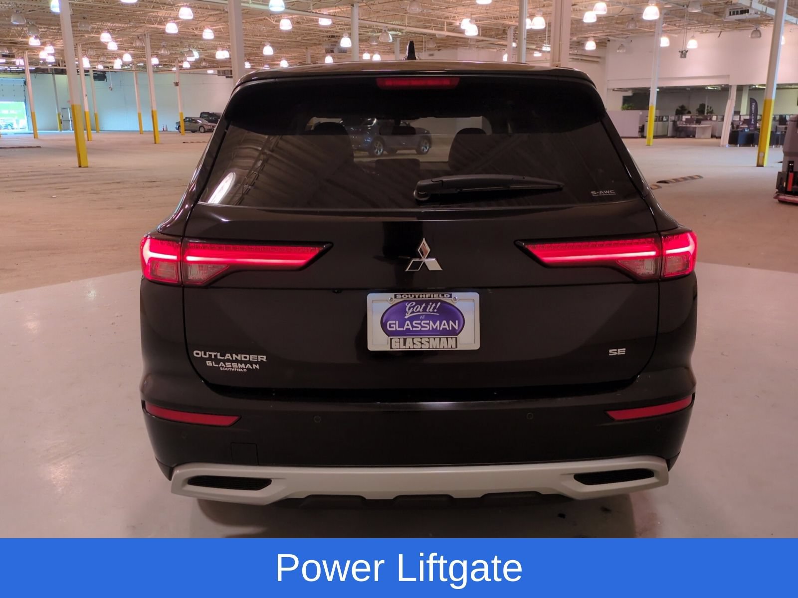 Used 2023 Mitsubishi Outlander SE AWD/4WD image 5