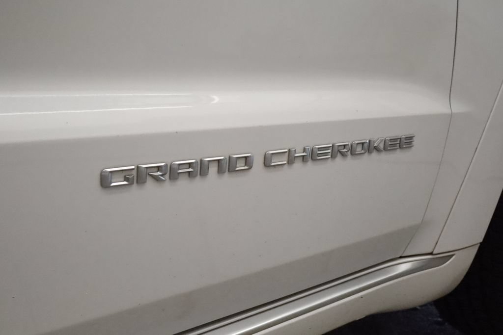 Used 2016 Jeep Grand Cherokee Summit w/ Platinum Series Group AWD/4WD image 6