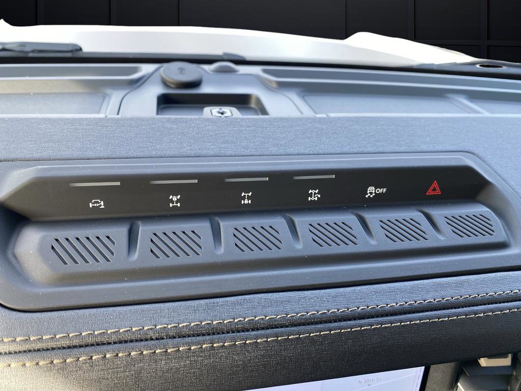 New 2025 Ford Bronco Badlands image 32