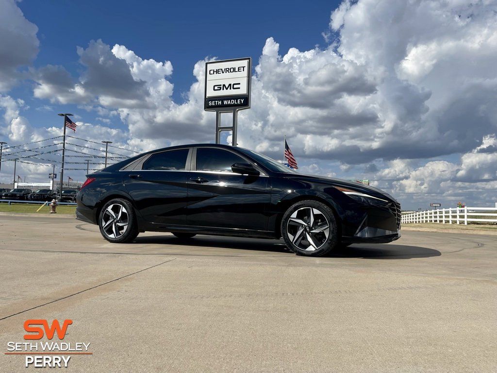 Used 2023 Hyundai Elantra Limited image 1