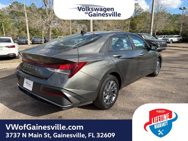 Used 2024 Hyundai Elantra SEL image 5