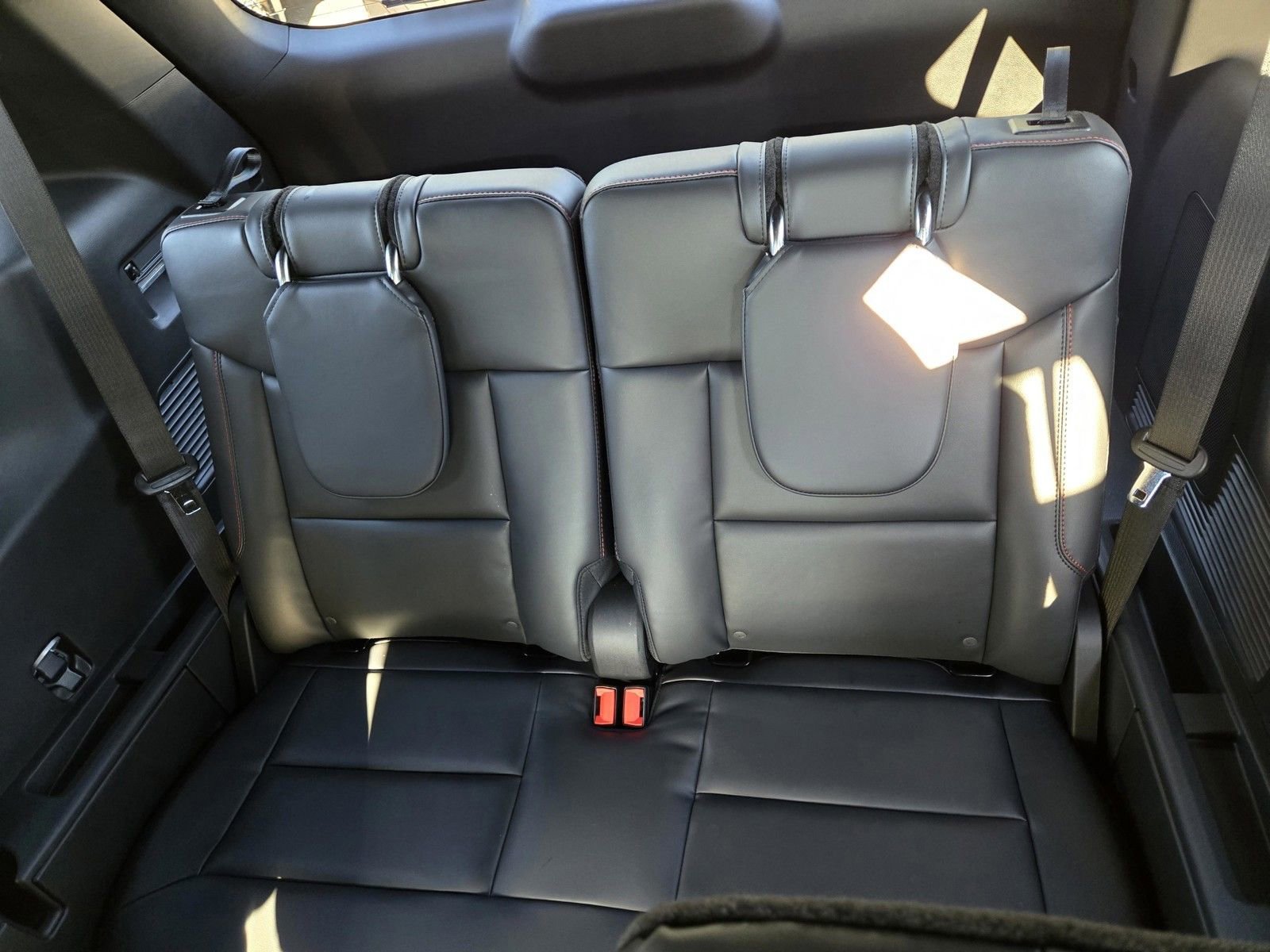 Used 2026 Ford Explorer ST-Line w/ ST-Line Street Pack image 7