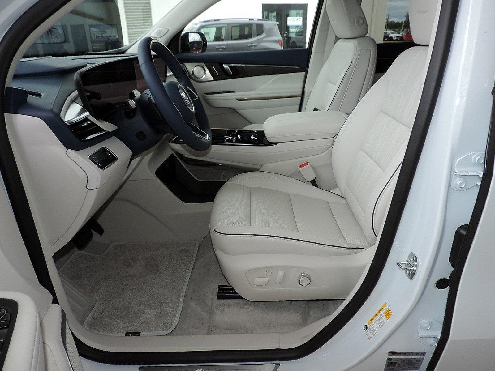 New 2026 Buick Enclave Avenir w/ Super Cruise Package FWD image 18