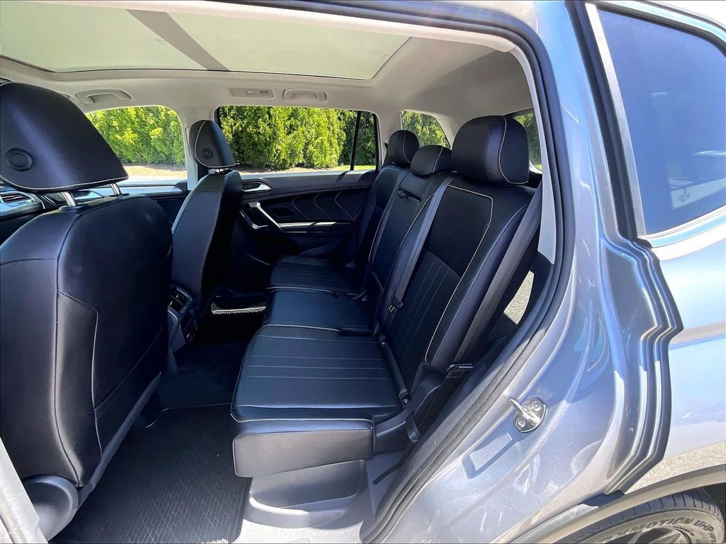 Used 2024 Volkswagen Tiguan SE AWD/4WD image 15