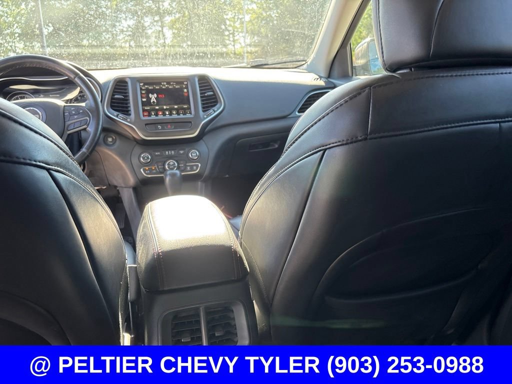 Used 2019 Jeep Cherokee Trailhawk w/ Cold Weather Group AWD/4WD image 22