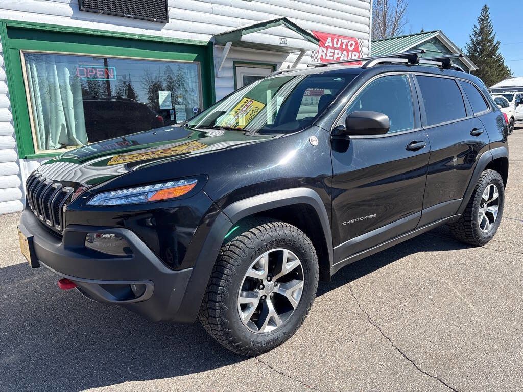 Used 2015 Jeep Cherokee Trailhawk image 2