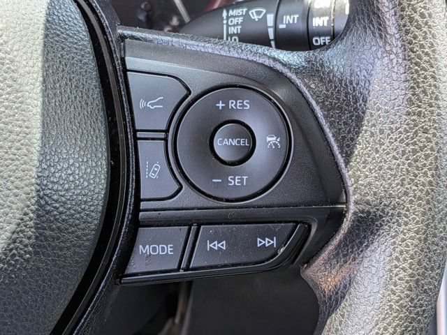 Used 2025 Toyota RAV4 XLE AWD/4WD image 23
