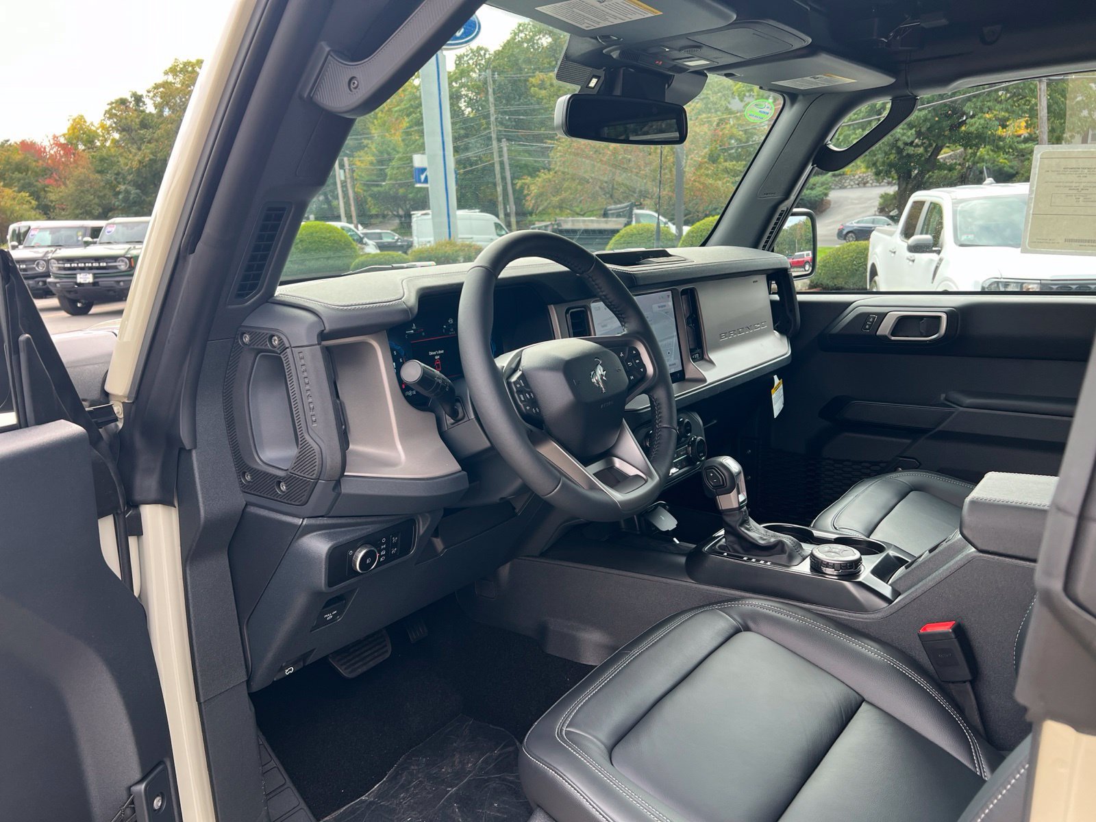 New 2026 Ford Bronco Outer Banks AWD/4WD image 19