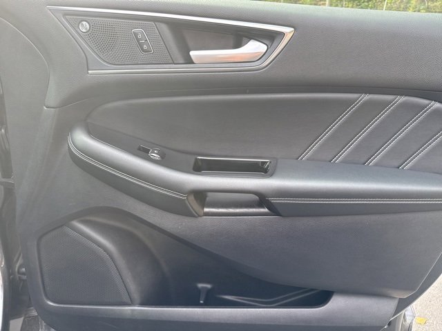 Used 2020 Ford Edge ST image 29