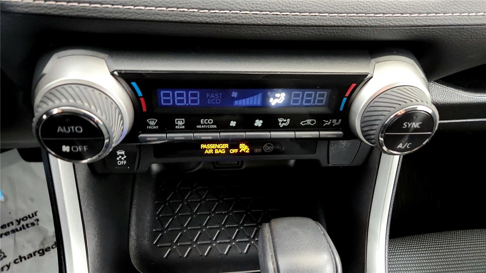 Used 2022 Toyota RAV4 LE image 30