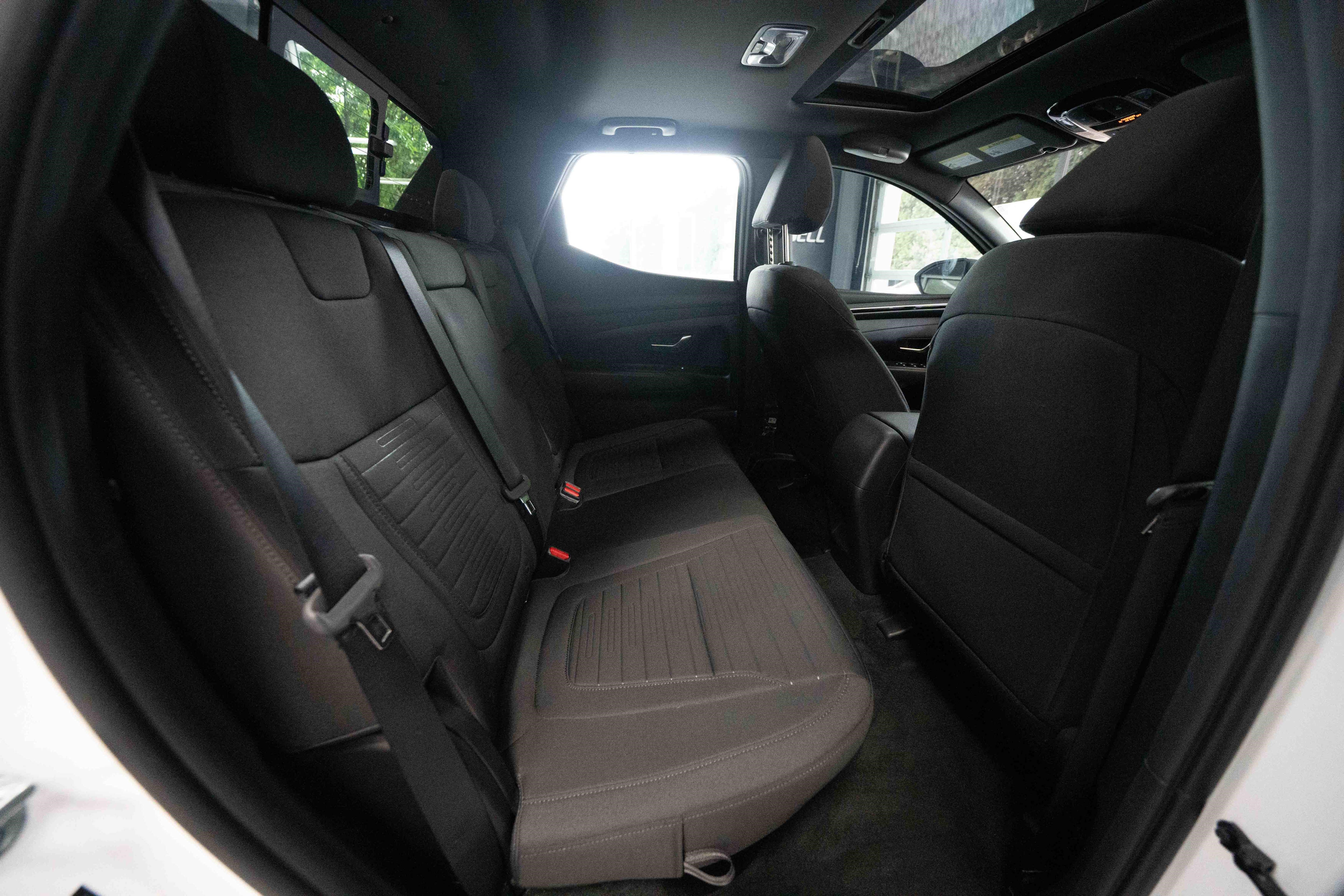 Used 2023 Hyundai Santa Cruz SEL Premium AWD/4WD image 24