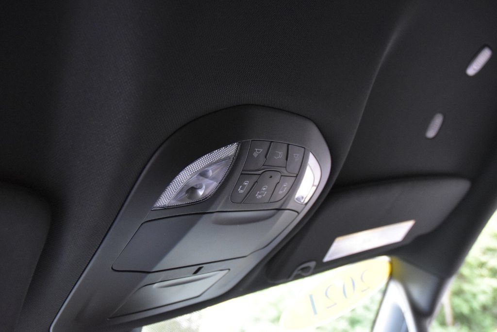 Used 2021 Chrysler Pacifica Touring-L w/ Uconnect Theater Family Group FWD image 27