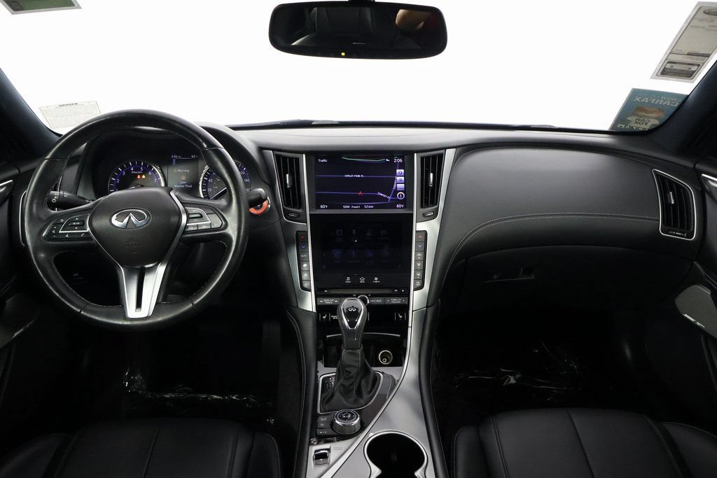 Used 2019 INFINITI Q60 3.0t Luxe w/ Essential Package RWD image 8