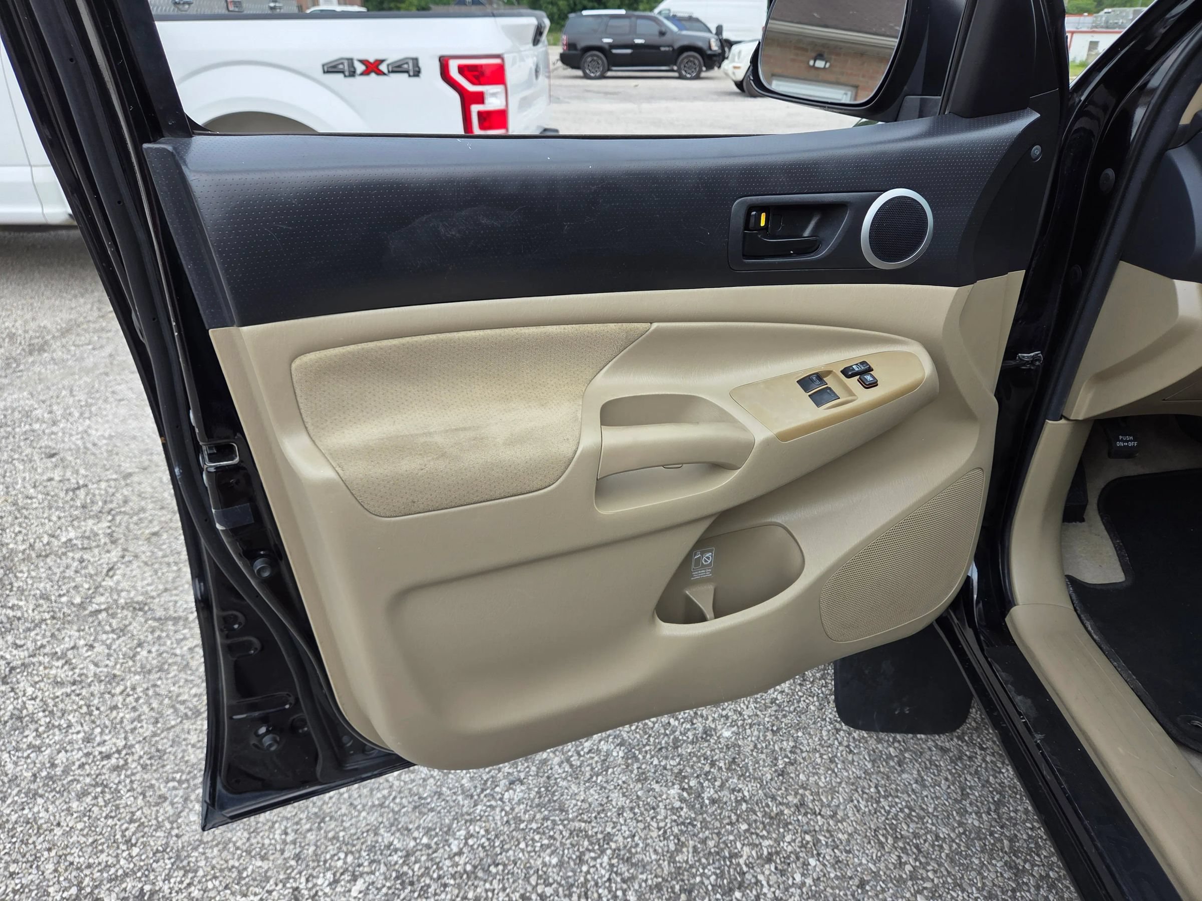 Used 2011 Toyota Tacoma 4x4 Access Cab w/ SR5 Pkg #2 image 15