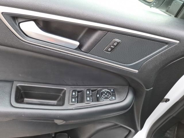 Used 2024 Ford Edge SEL image 17