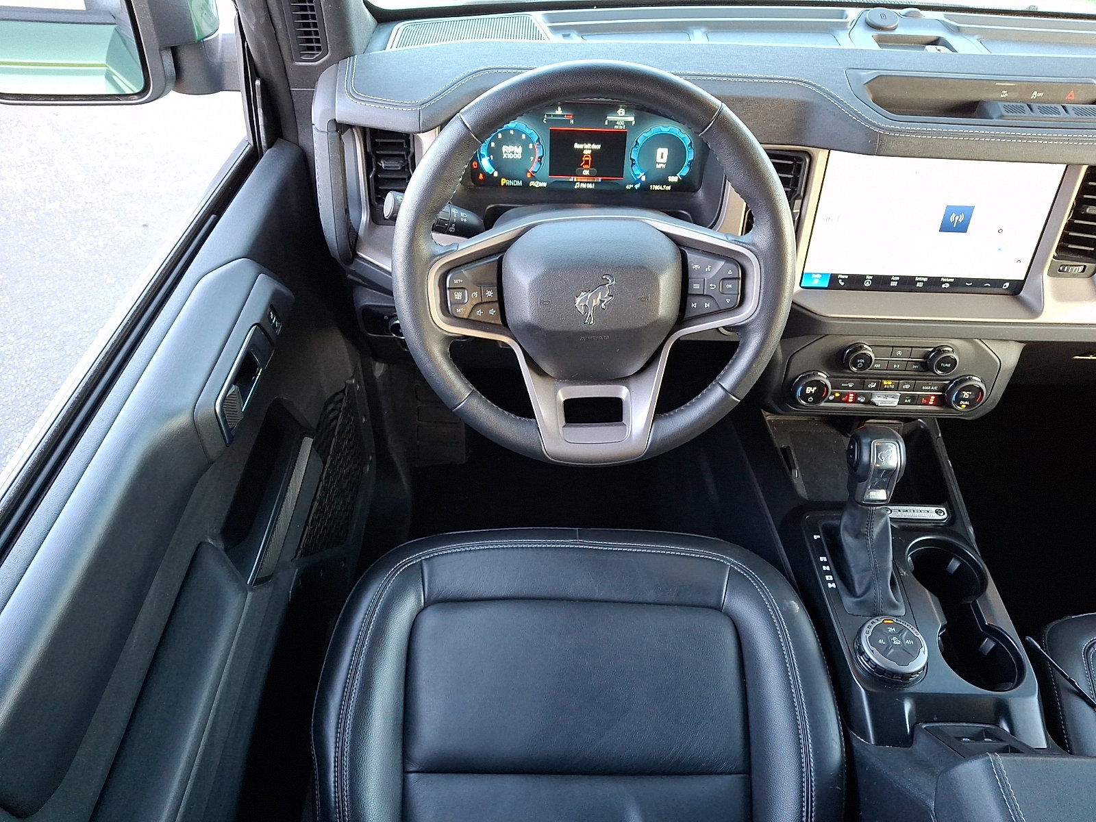 Used 2025 Ford Bronco Outer Banks image 11