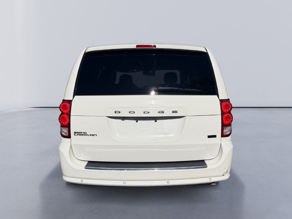 Used 2013 Dodge Grand Caravan SXT w/ Rear Park Assist Pkg FWD image 4