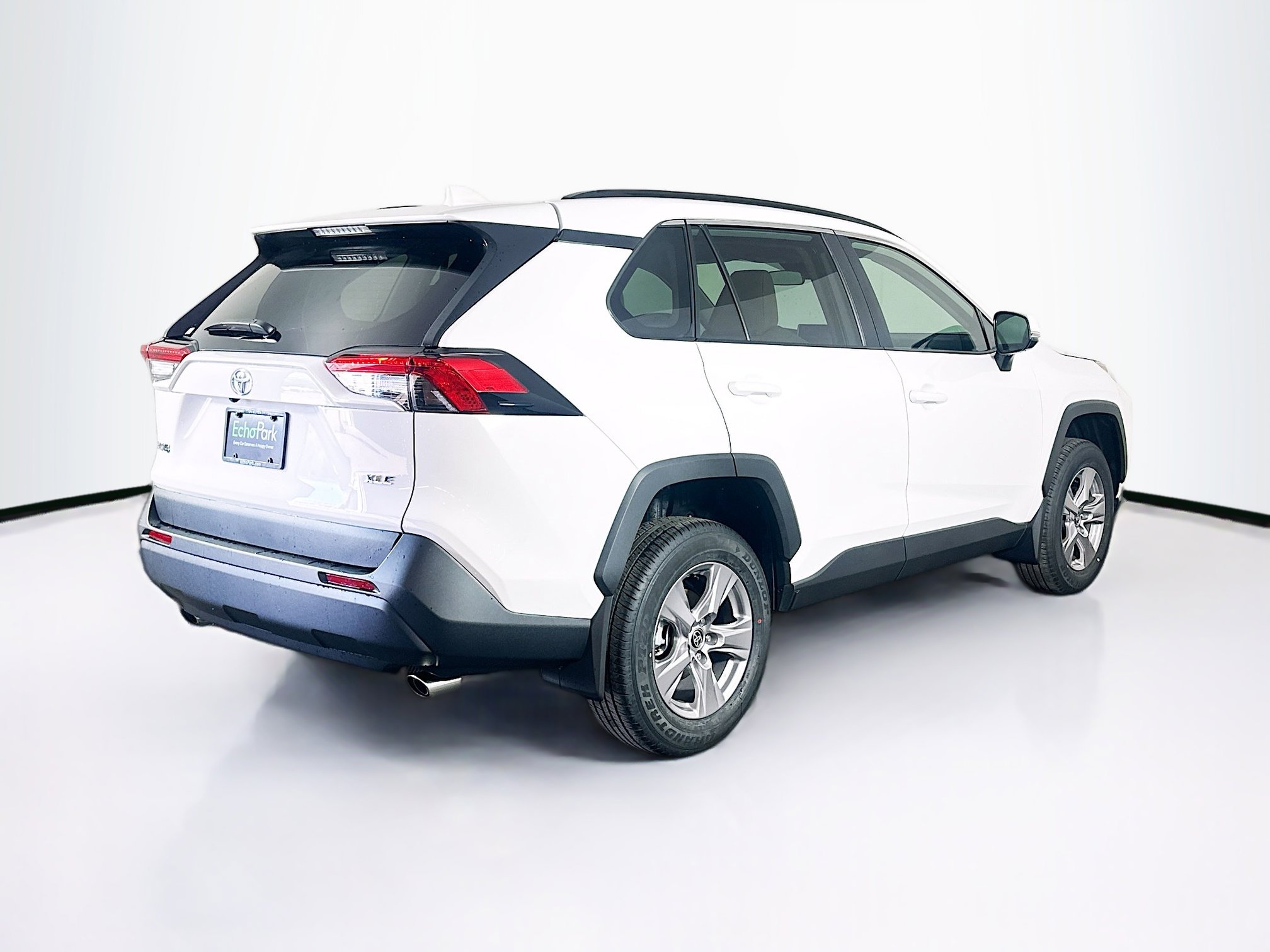 Used 2025 Toyota RAV4 XLE w/ Convenience Package image 9