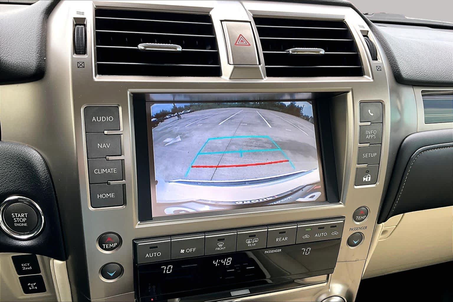 Used 2020 Lexus GX 460 Luxury w/ Accessory Package AWD/4WD image 27