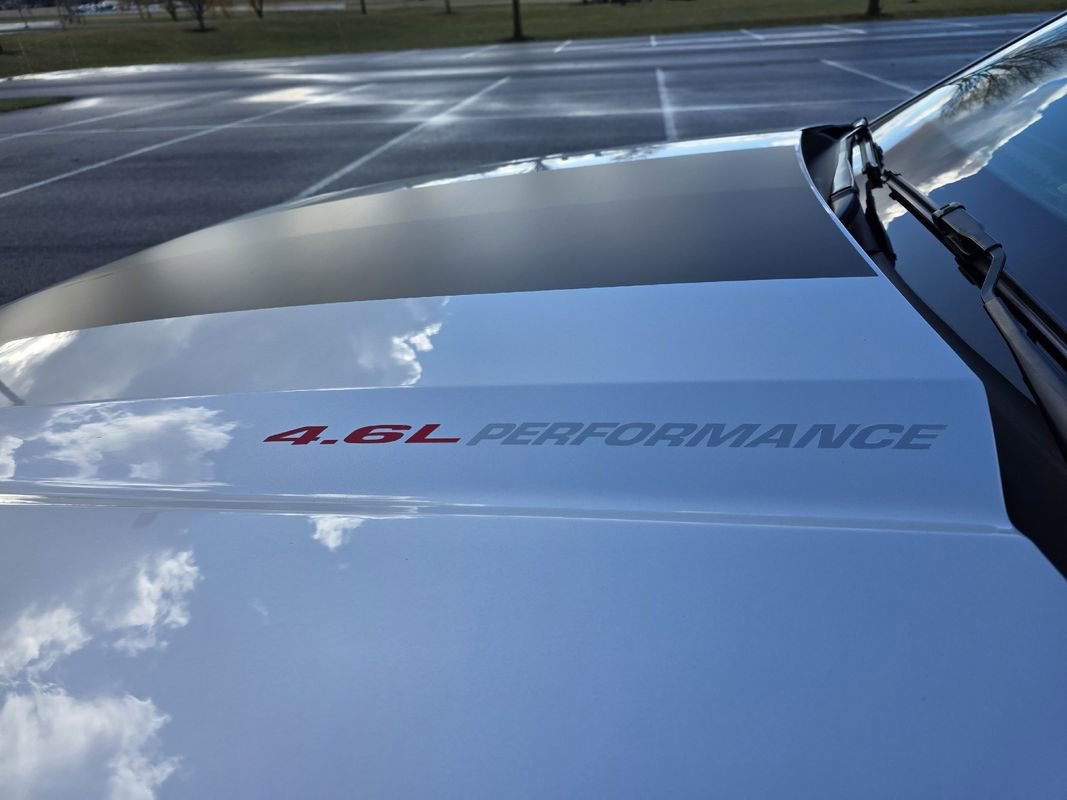 Used 2010 Ford Mustang GT Premium image 9