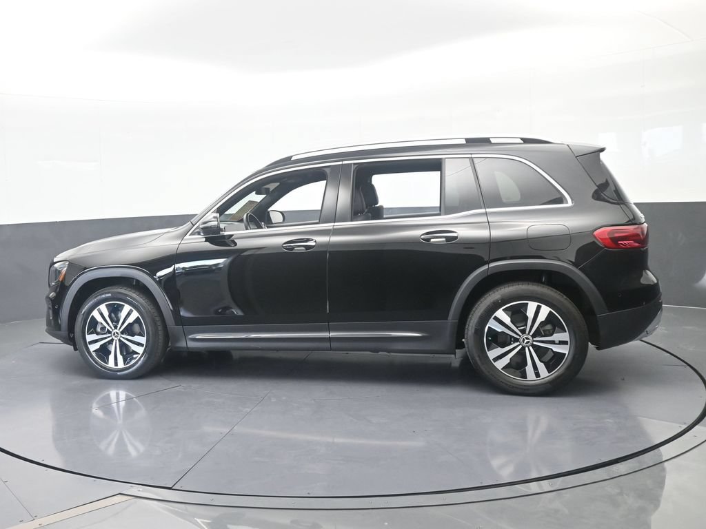 Used 2025 Mercedes-Benz GLB 250 image 3