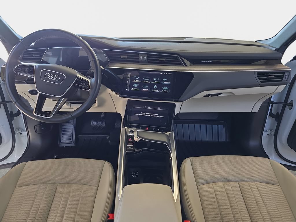 Certified 2024 Audi Q8 e-tron Premium Plus w/ Premium Plus Package AWD/4WD image 10