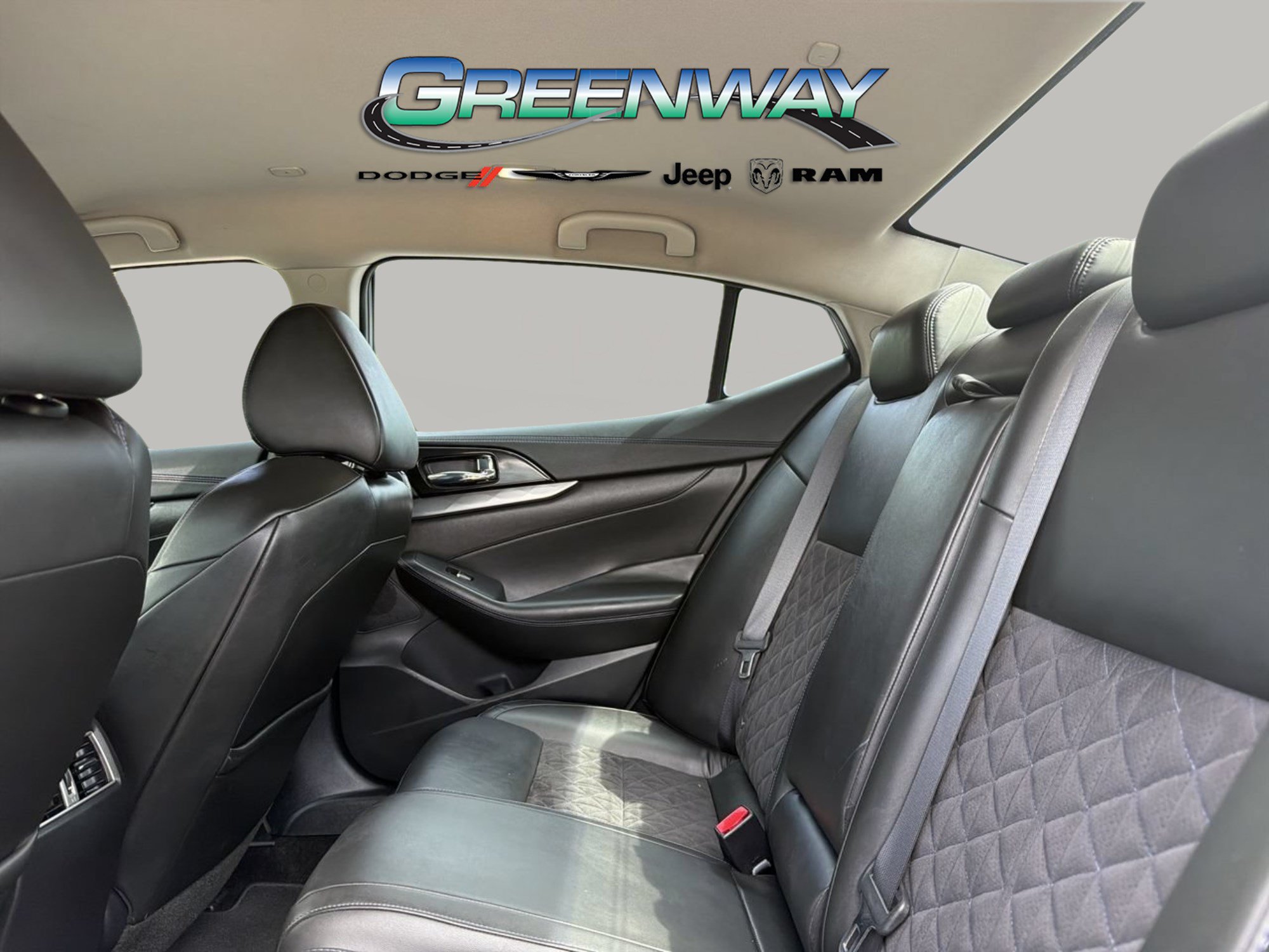 Used 2017 Nissan Maxima SR w/ Midnight Edition FWD image 13