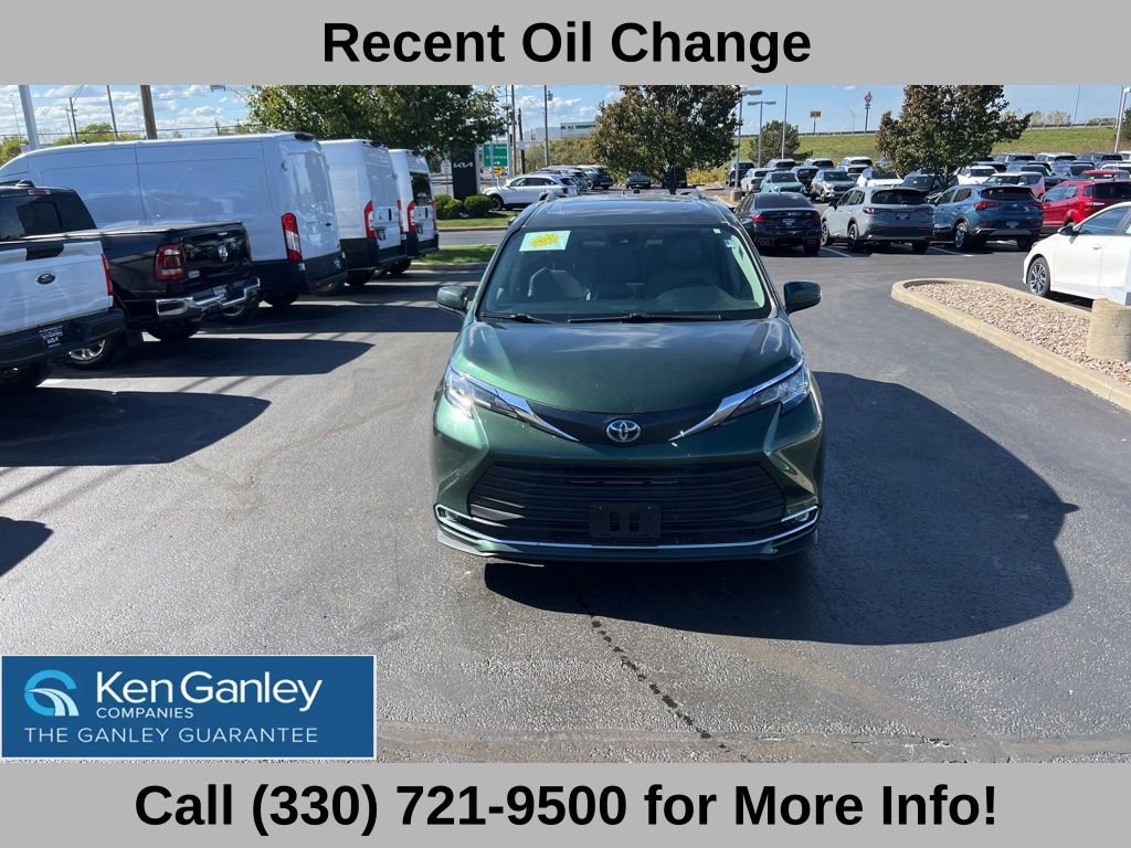 Used 2023 Toyota Sienna XLE image 4