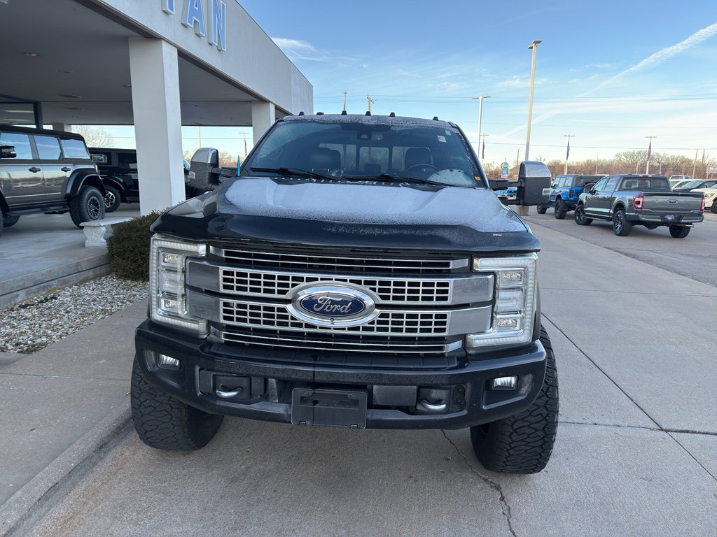 Used 2017 Ford F350 Platinum w/ Platinum Ultimate Package image 2