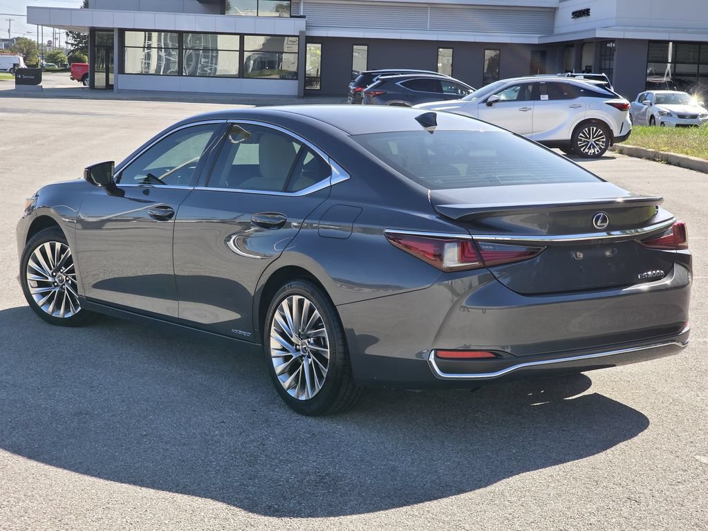Certified 2022 Lexus ES 300h Ultra Luxury w/ Accessory Package 2 FWD image 9
