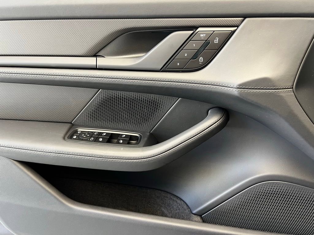 New 2025 Porsche Taycan GTS image 19