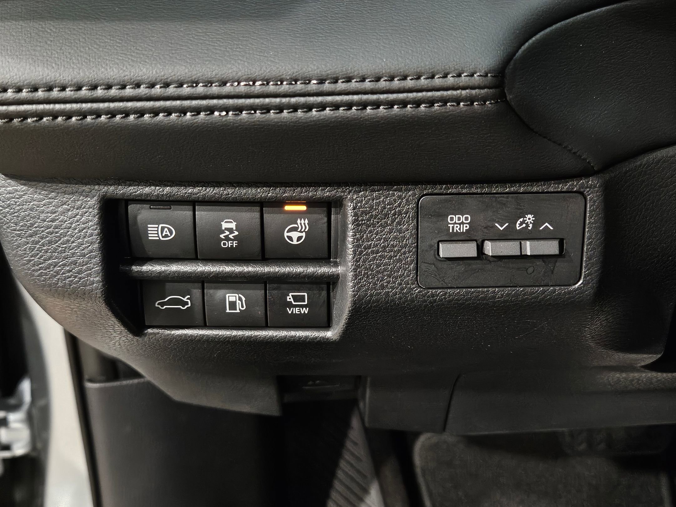 Used 2022 Toyota Avalon Limited image 26