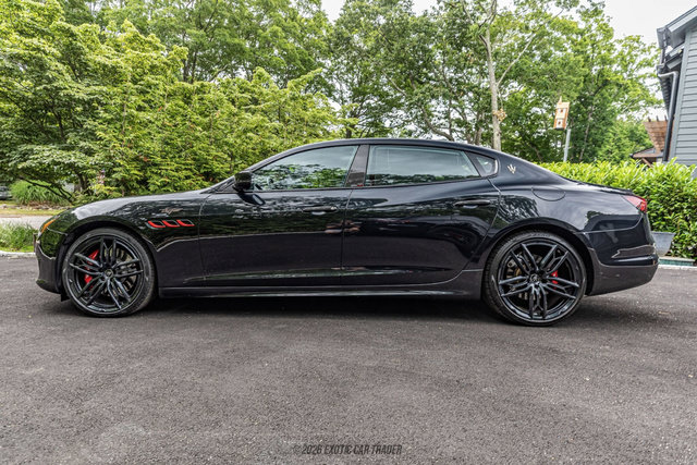 Used 2022 Maserati Quattroporte Trofeo RWD image 3